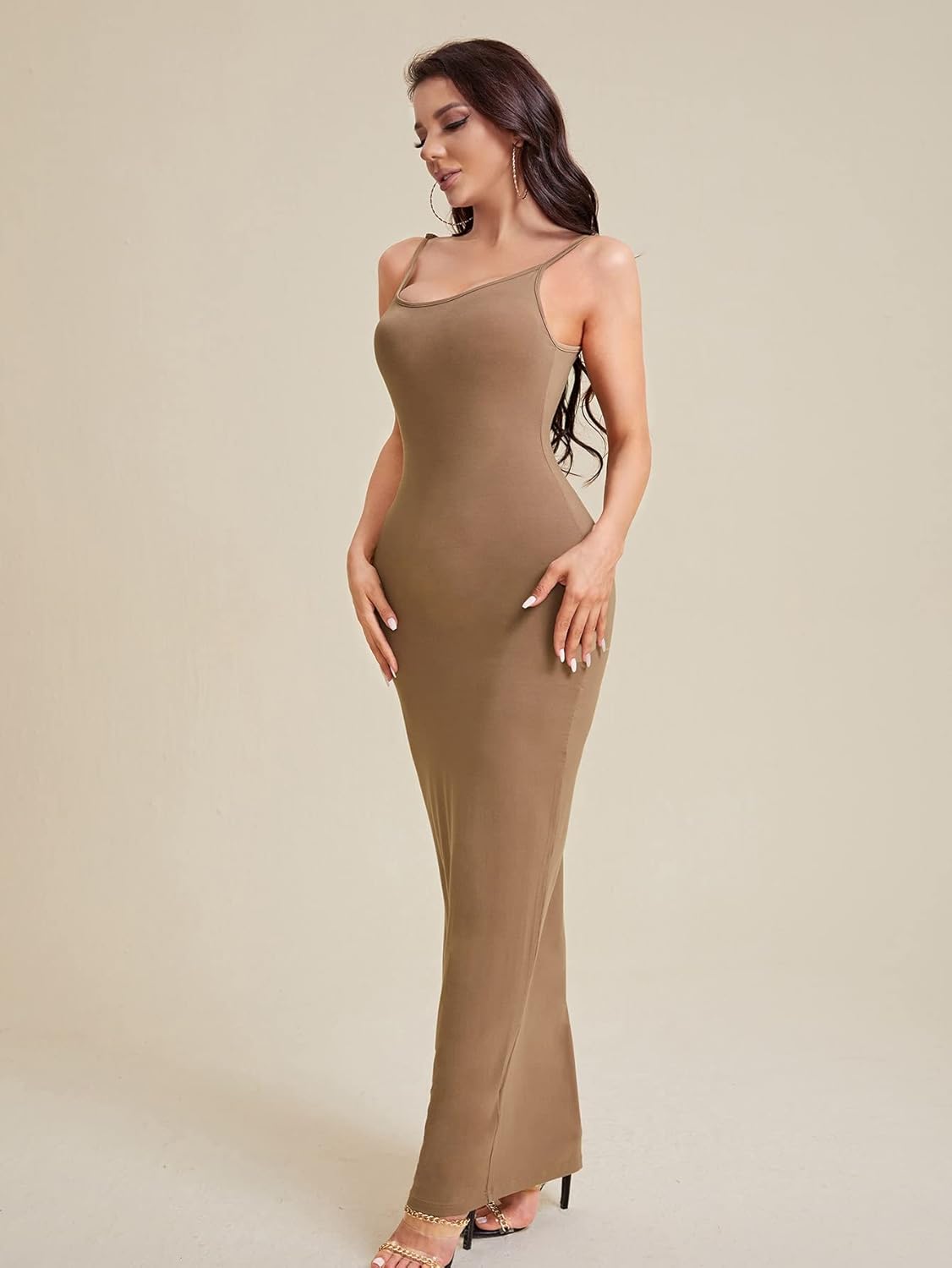 Élégance Sculptante™ – Robe Longue Ajustée à Bretelles Fines