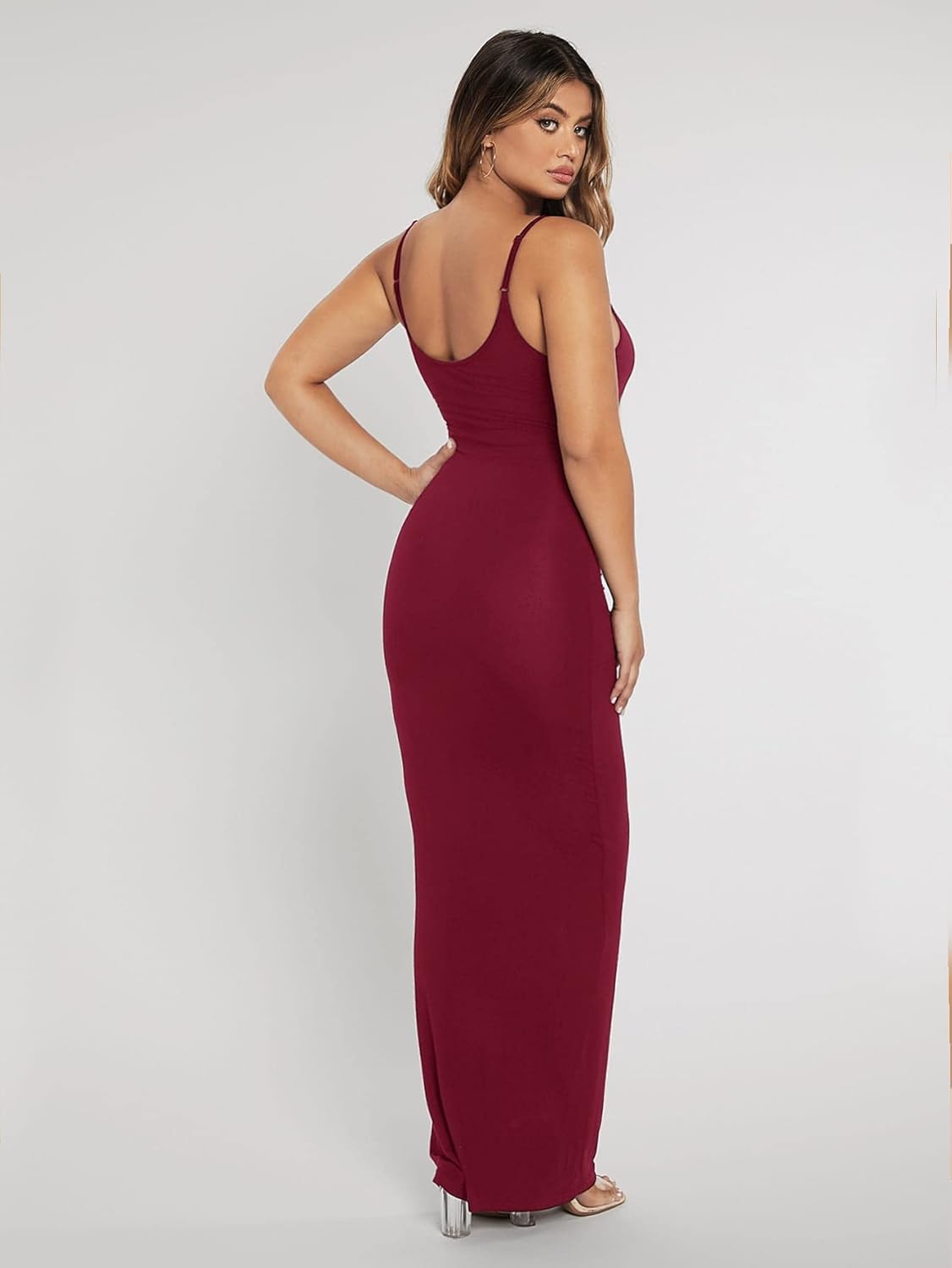 Élégance Sculptante™ – Robe Longue Ajustée à Bretelles Fines