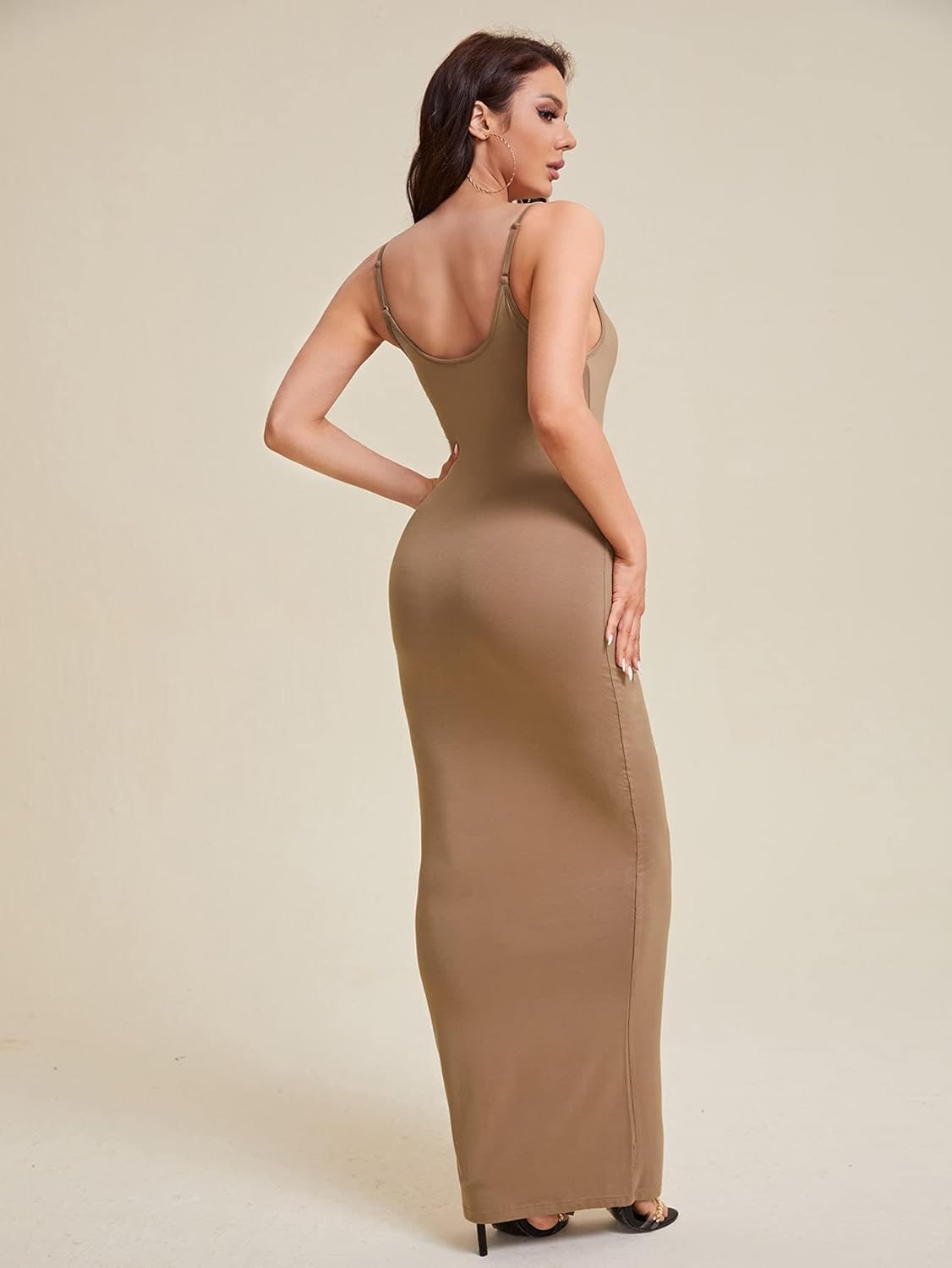Élégance Sculptante™ – Robe Longue Ajustée à Bretelles Fines
