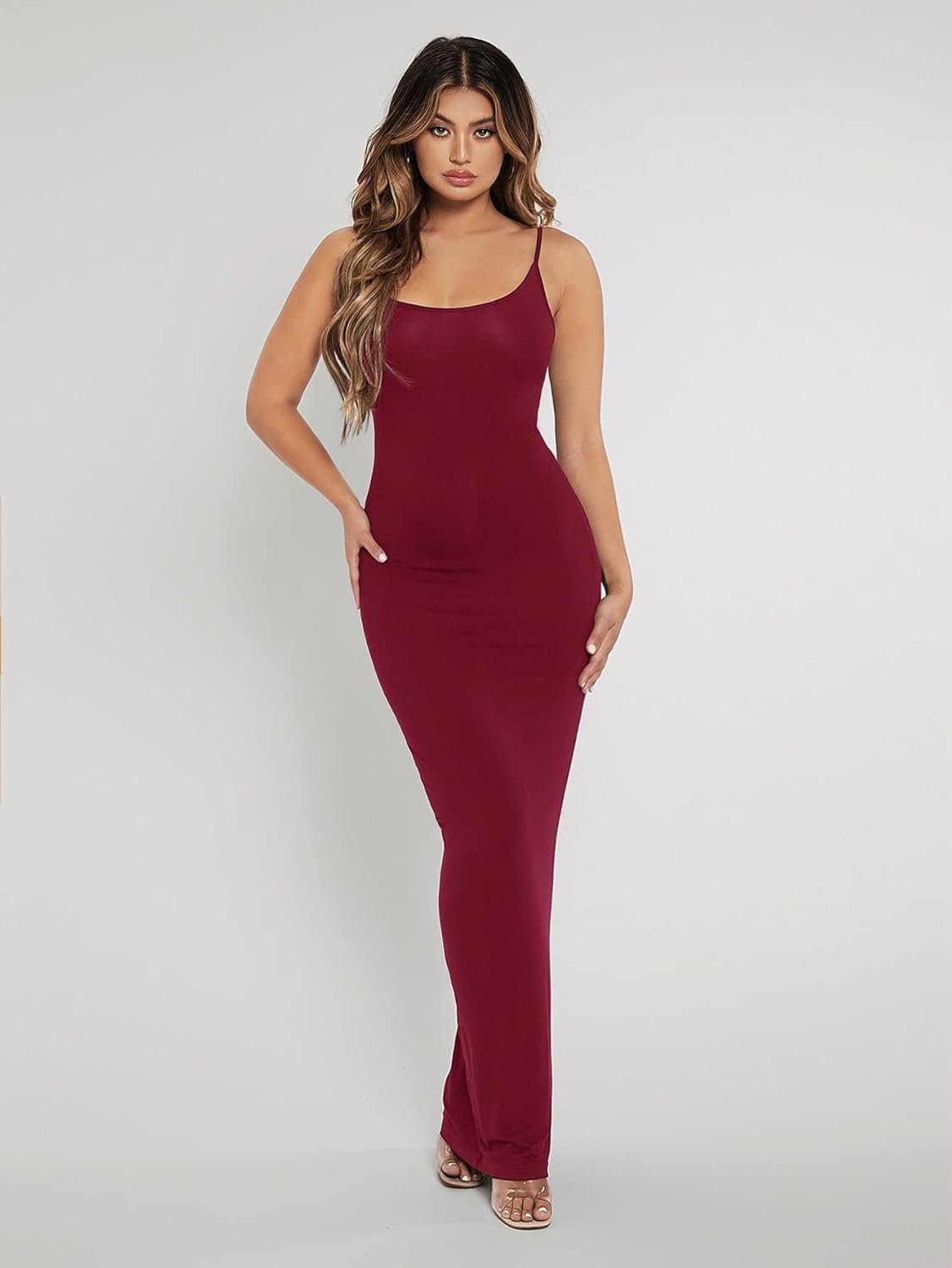 Élégance Sculptante™ – Robe Longue Ajustée à Bretelles Fines